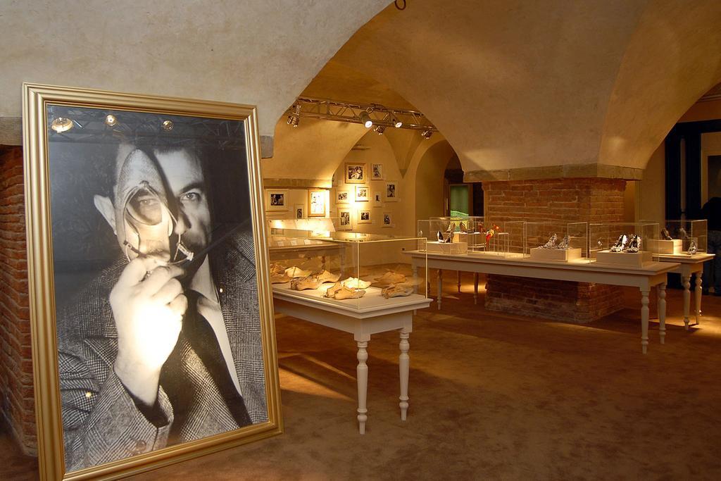 Portrait Firenze - Lungarno Collection Hotel Exterior photo